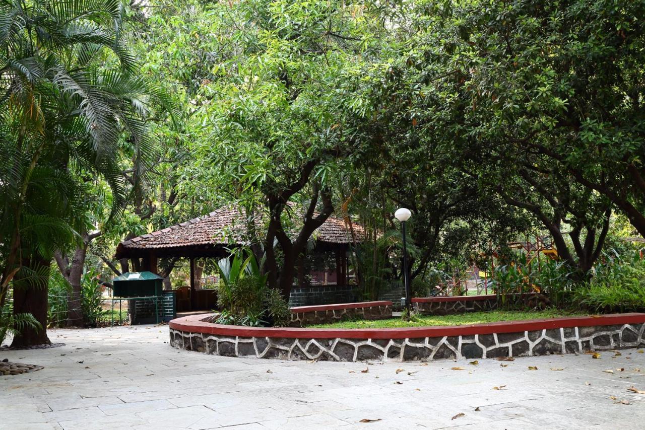 Pinewood Resort Karjat Exterior foto