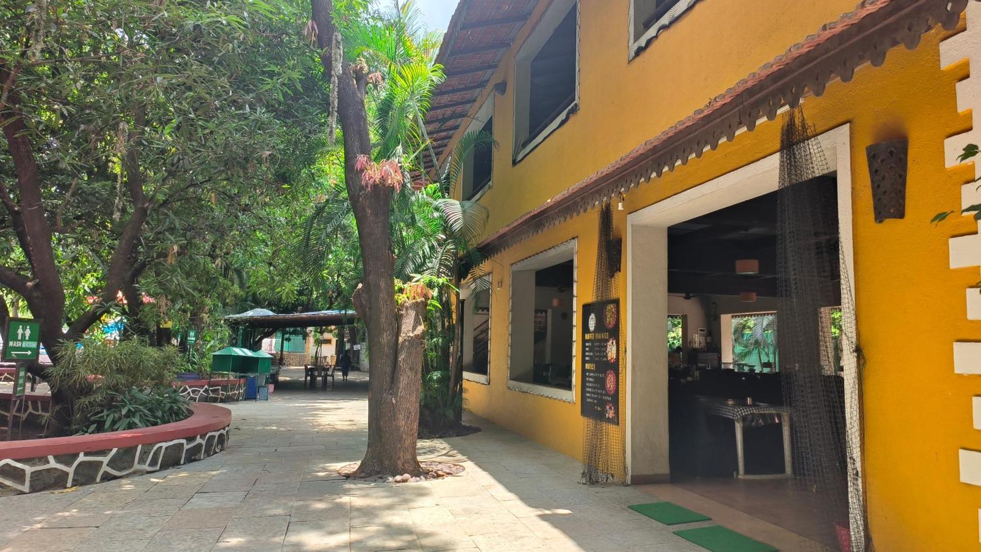 Pinewood Resort Karjat Exterior foto